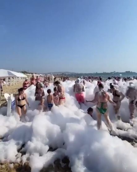 Пенная вечеринка у бассейна — фото 6
